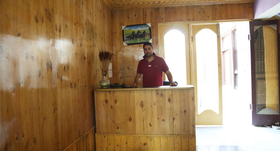 Hotel Grand Gul-e-anar, Srinagar 4